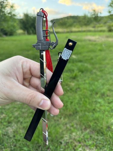 Fém Anime kulcstartó Attack On Titan Sword